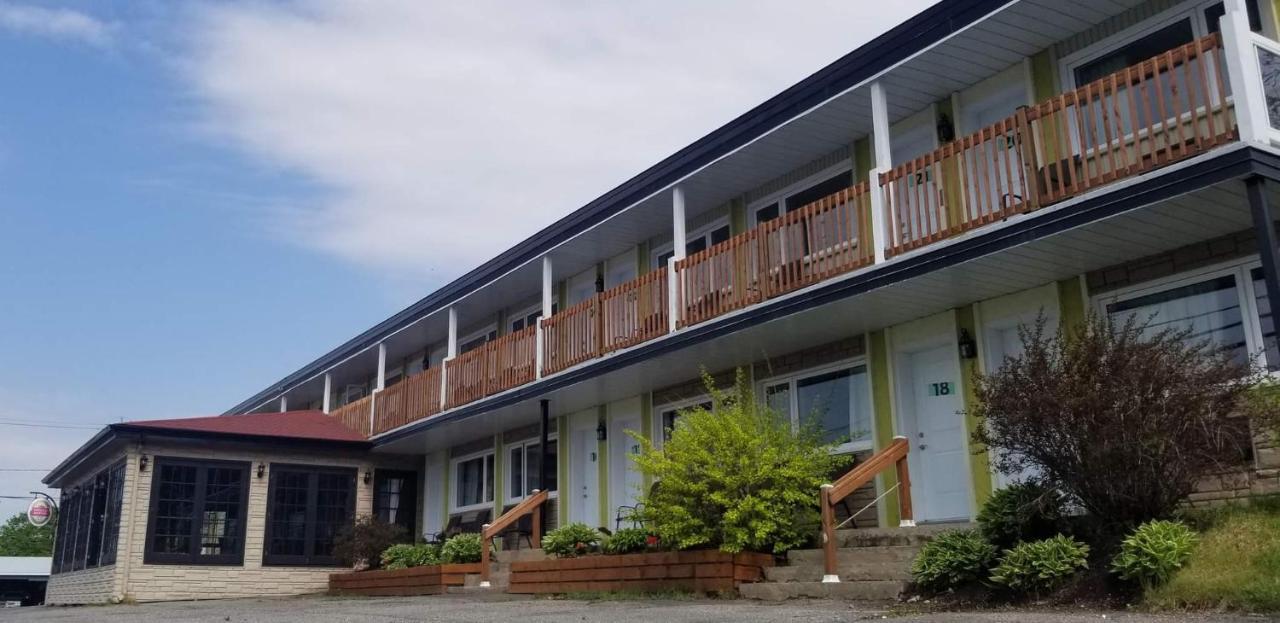 Auberge Happy Logis Lac-Etchemin Εξωτερικό φωτογραφία